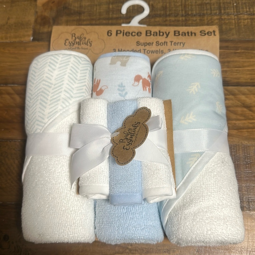BABY ESSENTIALS 6 PIECE BATH SET: HOODED TOWELS/WASHCLOTHS: NEW IN PACKAGE
